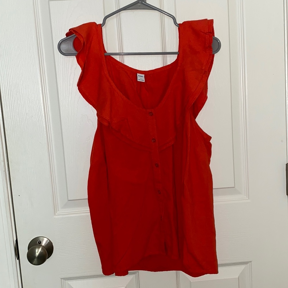 Old Navy ruffle top!